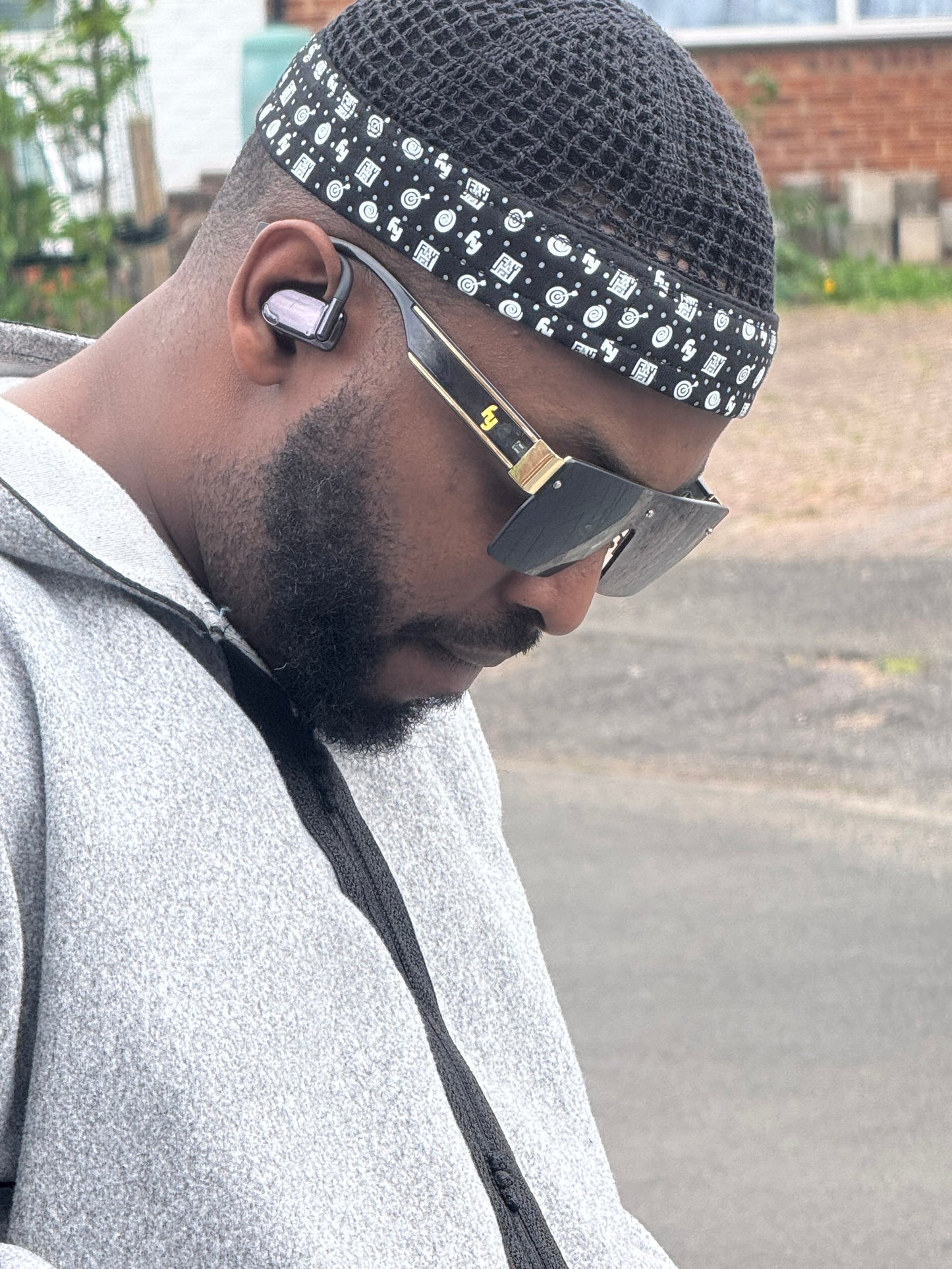 Islamic Kufi – Black Mesh with Symbolic White Print